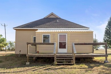 10414 N Rose Rd, Glencoe, OK 74032 - photo 6