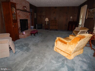 33 Golfview Ln, Reading, PA 19606 - photo 7