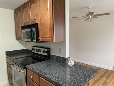 37 Emerson Gardens Rd unit 37, Lexington, MA 02420 - photo 3