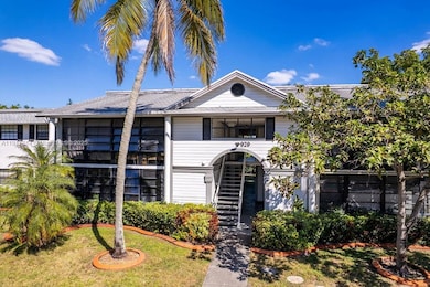 929 NE 199th St unit 203, Miami, FL 33179 - photo 3