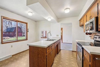 W207N6838 Flora Dr, Menomonee Falls, WI 53051 - photo 3