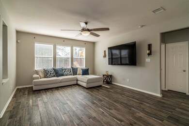 4703 High Creek Ct, Alvin, TX 77511 - photo 5