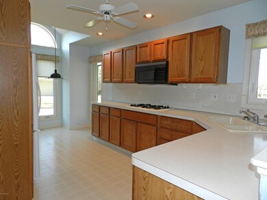 1911 Cross Bend St NE unit 52, Grand Rapids, MI 49505 - photo 5