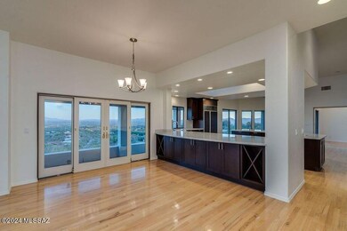 Dining & Kitchen