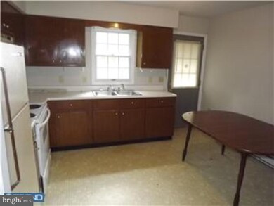 125 Jessup St, Paulsboro, NJ 08066 - photo 2