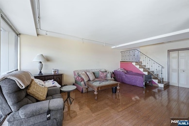 Horizon House unit 1010, Fort Lee, NJ 07024 - photo 7