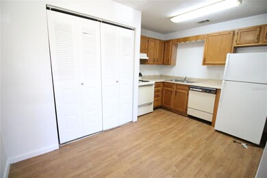 2361 SW 31st Place unit 5, Gainesville, FL 32608 - photo 4