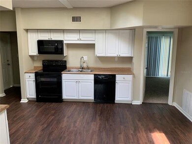 17826 Hanna Rd, Lutz, FL 33549 - photo 2