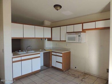 1421 Montebello - Kitchen