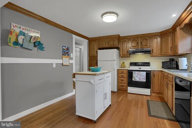 71 Earl Dr, Pottstown, PA 19465 - photo 6