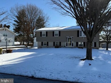 6150 Fairway Ln, Allentown, PA 18106 - photo 2