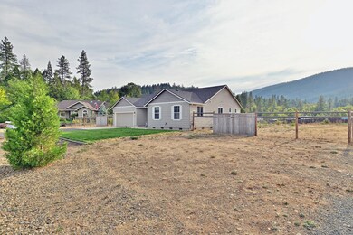 585 E Forks Cir, Cave Junction, OR 97523 - photo 4
