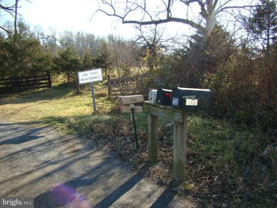 682 Bruebeck Ln, Strasburg, VA 22657 - photo 2