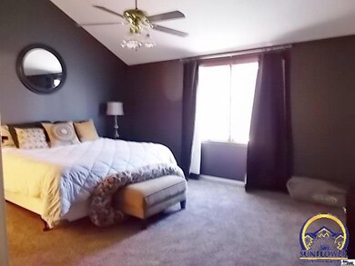 2720 SW Herefordshire Rd, Topeka, KS 66614 - photo 6