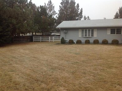 22830 Mcgrath Rd, Bend, OR 97701 - photo 2