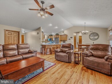 81 Fairview Oaks Ln, Berkeley Springs, WV 25411 - photo 7