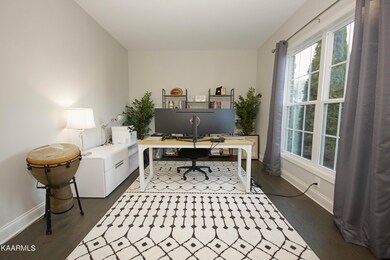 2042 Gusty Wind Ln, Knoxville, TN 37932 - photo 3