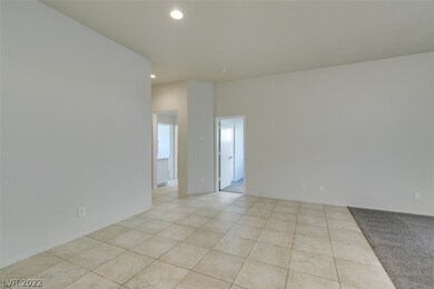 Brand new carpet, freshly painted one story home o