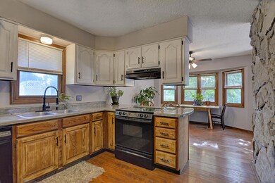 906 Breann Ct, Nixa, MO 65714 - photo 3