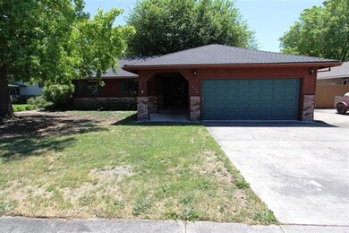 644 Rose Valley Ct, Central Point, OR 97502 - photo 2