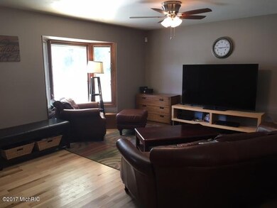 331 Forrest St, Wayland, MI 49348 - photo 2