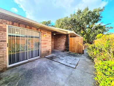 3141 Bloomingdale Villas Ct, Brandon, FL 33511 - photo 4