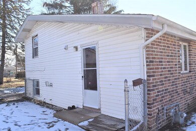 118 Ensenada Ct, Carpentersville, IL 60110 - photo 3