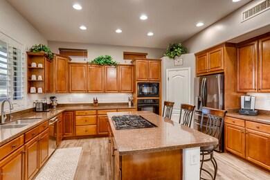 7957 East Sugarloaf Circle-large-008-007
