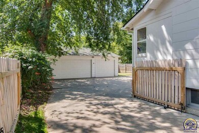 1279 SW Wayne Ave, Topeka, KS 66604 - photo 6