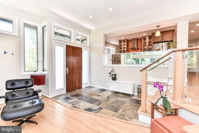 208 Yeonas Dr SW, Vienna, VA 22180 - photo 2