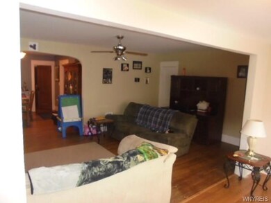 LIVING ROOM LOWER UNIT