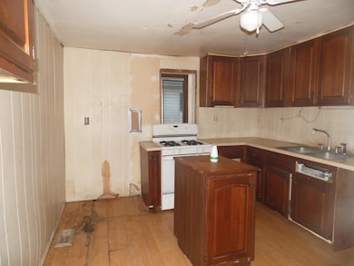 113 E Walker St, Rolling Prairie, IN 46371 - photo 4