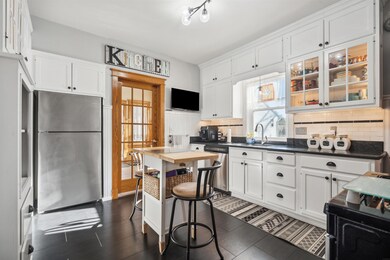 721 W 12th St, Cedar Falls, IA 50613 - photo 7