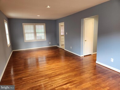 13111 Parkland Dr, Rockville, MD 20853 - photo 3