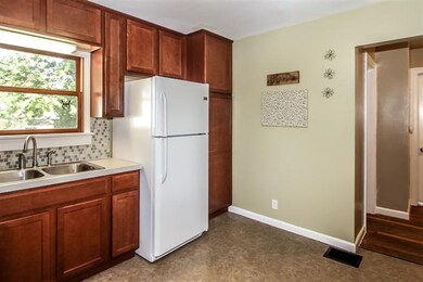 1319 Lewison Ave NE, Grand Rapids, MI 49505 - photo 7