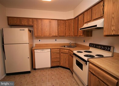 16B Sumac Ct, Mount Laurel Township, NJ 08054 - photo 3