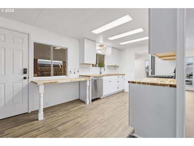 17041 SW Eldorado Dr, King City, OR 97224 - photo 3