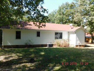 1871 Woodglo Dr, Asheboro, NC 27205 - photo 3