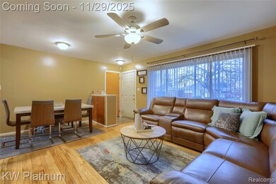 24824 Raven Ave, Eastpointe, MI 48021 - photo 4