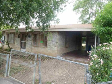 208 E Lyon St, Laredo, TX 78040 - photo 2