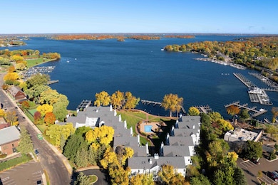 603 Lake St unit 214, Excelsior, MN 55331 - photo 2