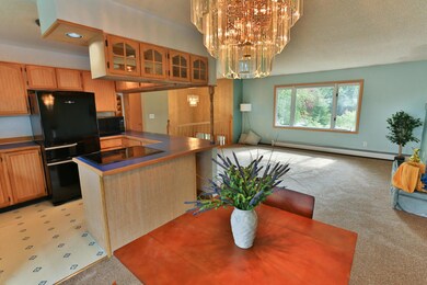 Kitchen/ Dining