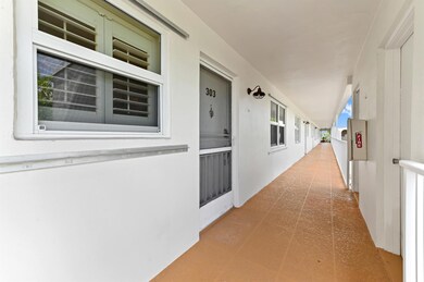 5900 NE 7th Ave unit 303S, Boca Raton, FL 33487 - photo 4