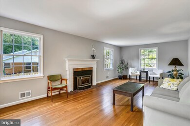 521 Scott Dr, Silver Spring, MD 20904 - photo 7