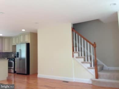 8667 Oak Rd, Parkville, MD 21234 - photo 4