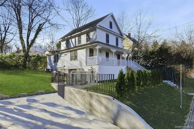 17 Tatterson St, Roslyn, NY 11576 - photo 2