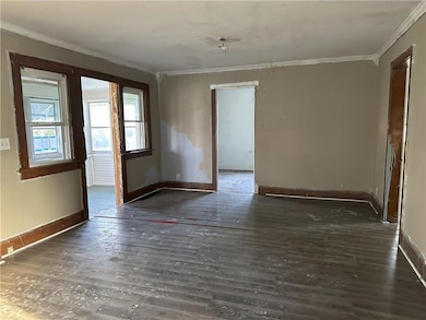 3827 3rd St, Des Moines, IA 50313 - photo 5