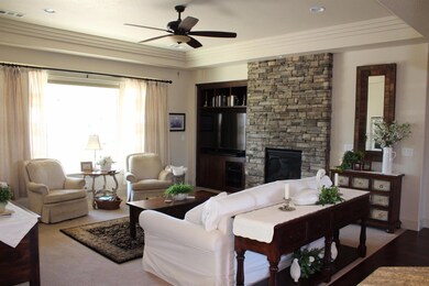 545 Bridge Creek Dr, Central Point, OR 97502 - photo 5