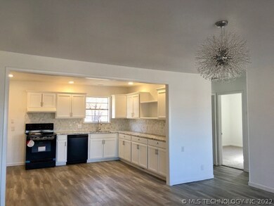 1108 N Cherokee Ave, Claremore, OK 74017 - photo 4