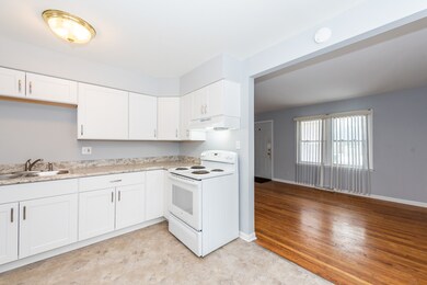 1520 Circle Ct, Waukegan, IL 60085 - photo 3